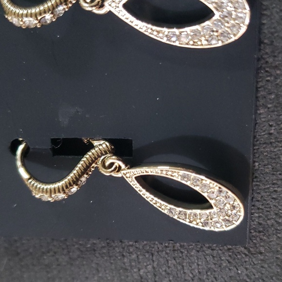 Givenchy - Picture 2 of 3